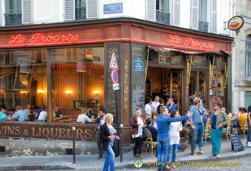 Le Progres Bar, rue Yvonne le Tac